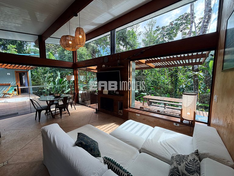 Casa com 3 suítes na Praia de Itamambuca
