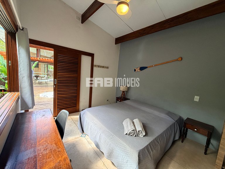 Casa com 3 suítes na Praia de Itamambuca