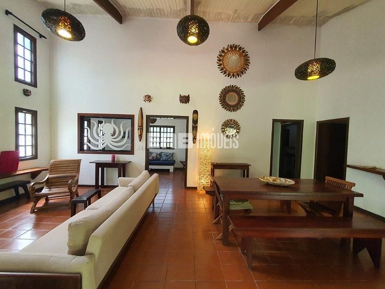 Casa com 3 dormitórios e ar em Itamambuca