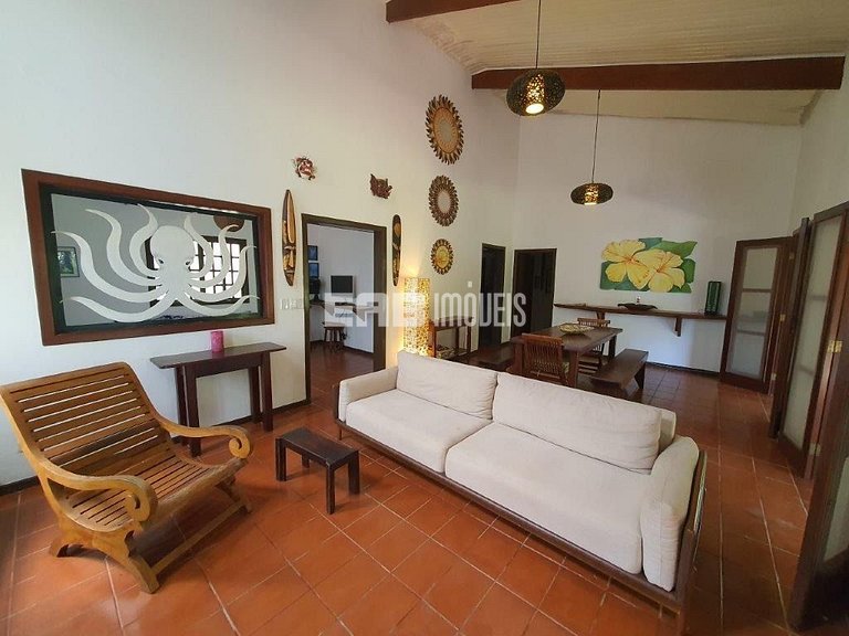 Casa com 3 dormitórios e ar em Itamambuca