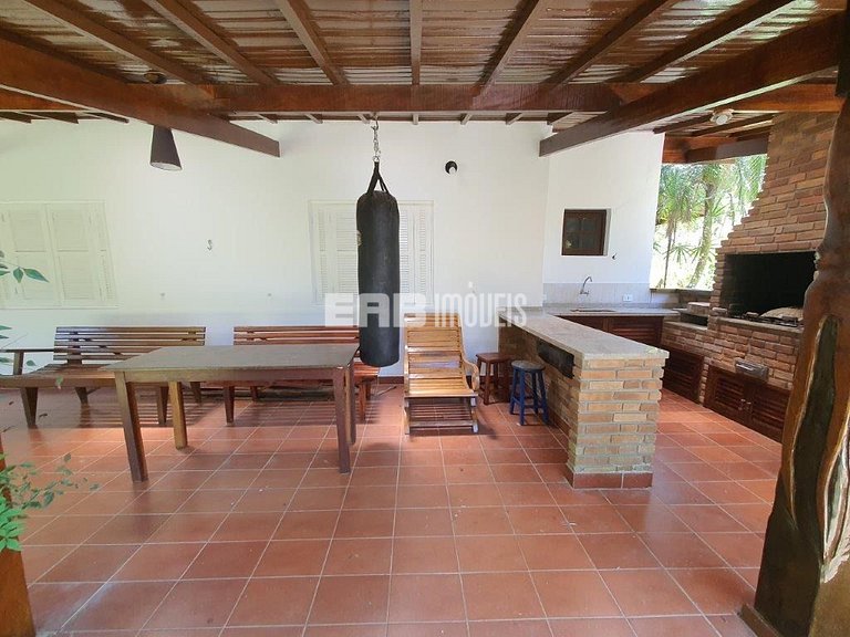 Casa com 3 dormitórios e ar em Itamambuca
