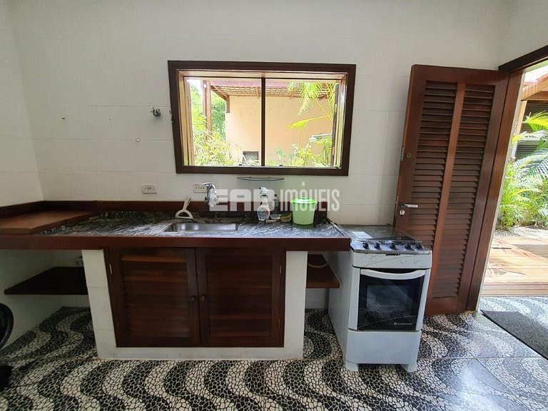 Casa com 3 dormitórios e ar em Itamambuca