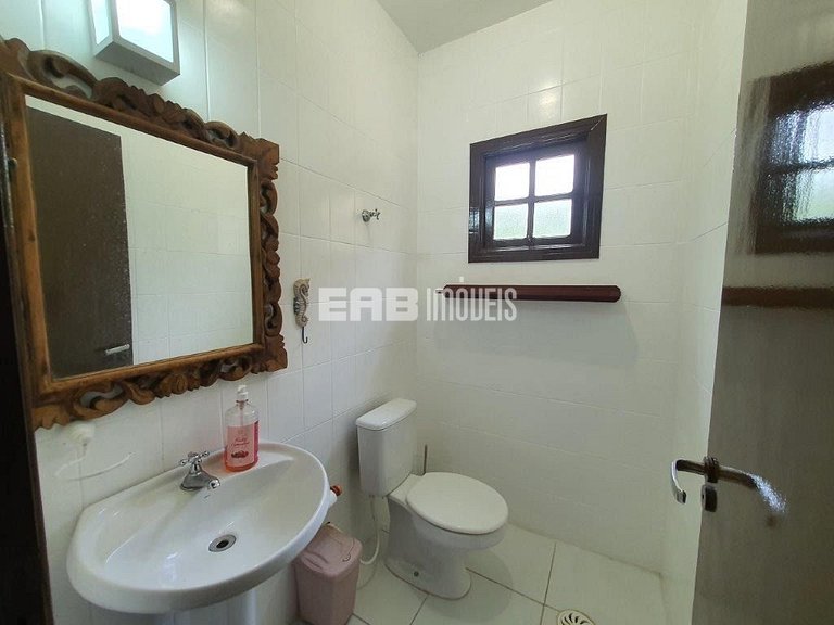 Casa com 3 dormitórios e ar em Itamambuca