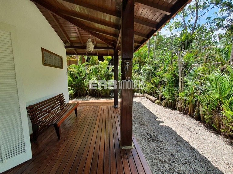 Casa com 3 dormitórios e ar em Itamambuca