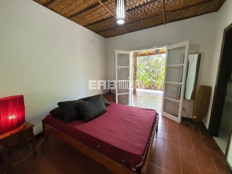 Casa com 3 dormitórios e ar em Itamambuca