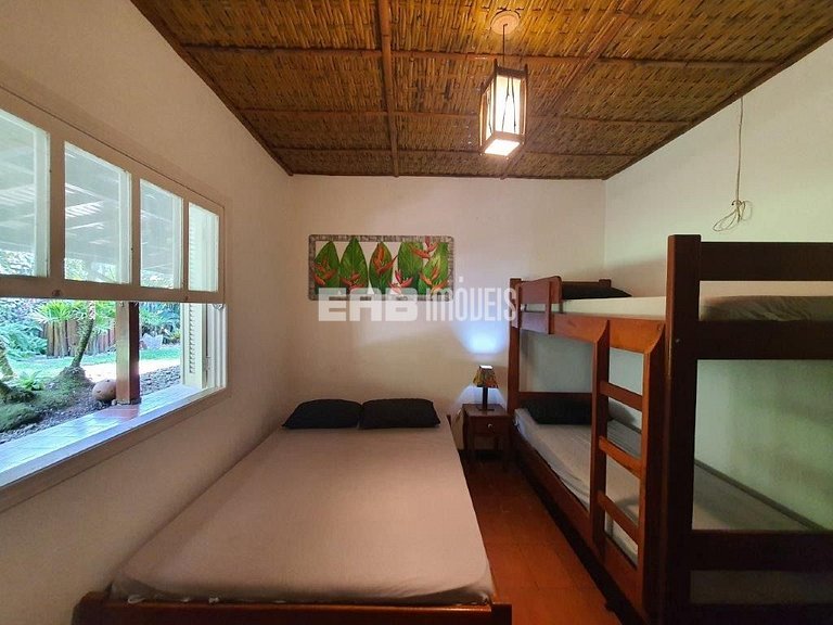 Casa com 3 dormitórios e ar em Itamambuca