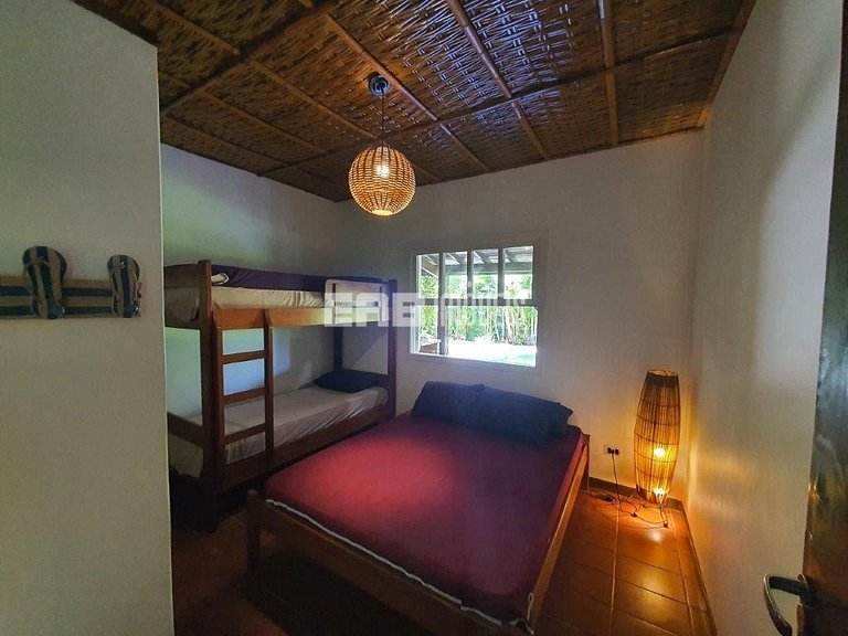 Casa com 3 dormitórios e ar em Itamambuca