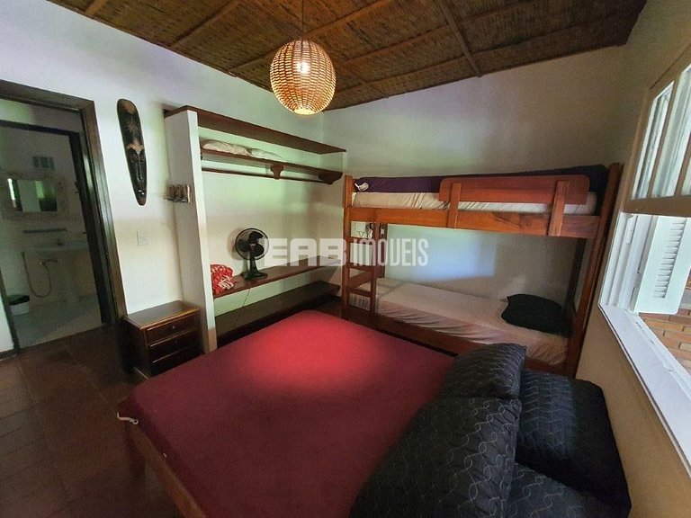 Casa com 3 dormitórios e ar em Itamambuca