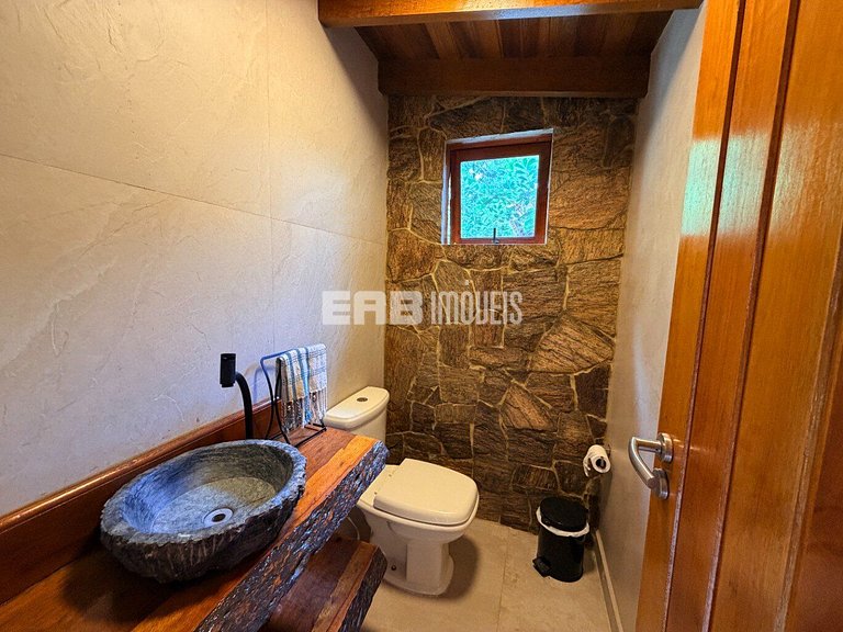 Casa com 3 suítes e piscina para temporada em Itamambuca