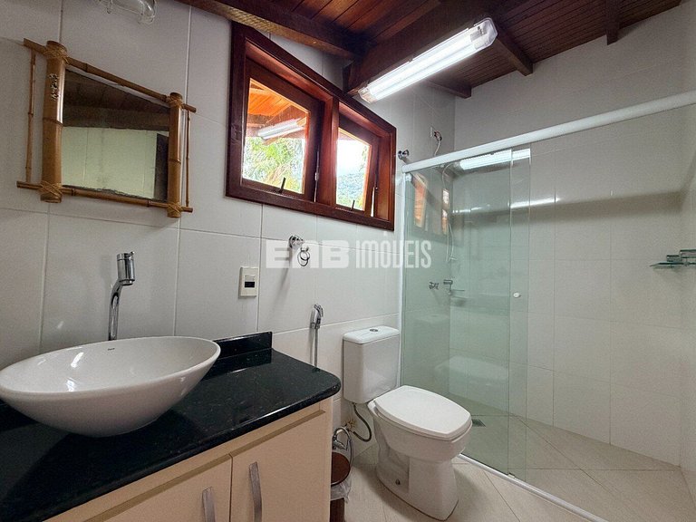 Casa com 3 suítes e piscina para temporada em Itamambuca