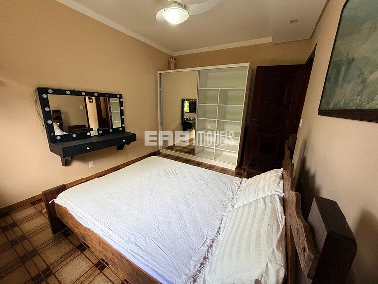 Casa com 3 suítes e piscina para temporada em Itamambuca