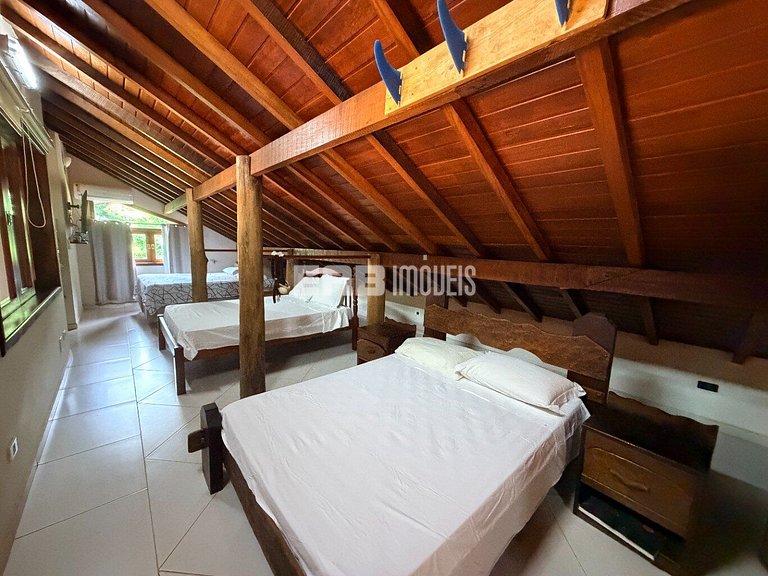 Casa com 3 suítes e piscina para temporada em Itamambuca