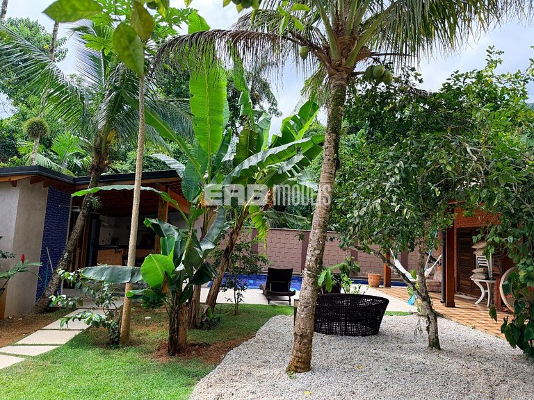 Casa com 3 suítes e piscina para temporada em Itamambuca