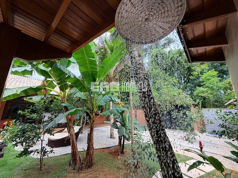 Casa com 3 suítes e piscina para temporada em Itamambuca
