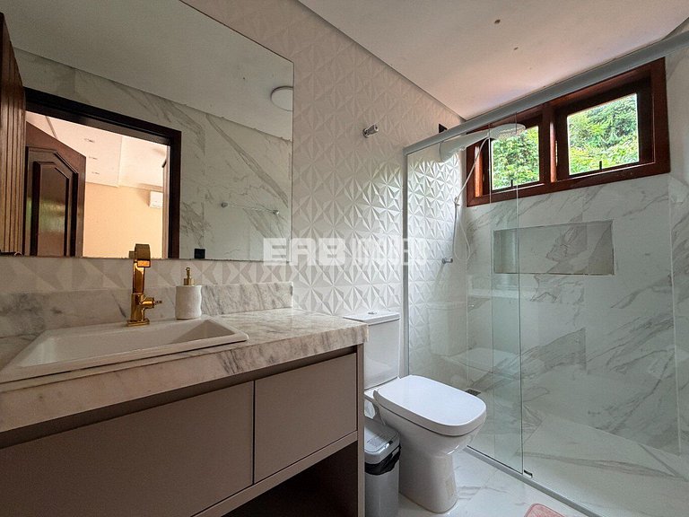 Casa com 3 suítes e piscina para temporada em Itamambuca